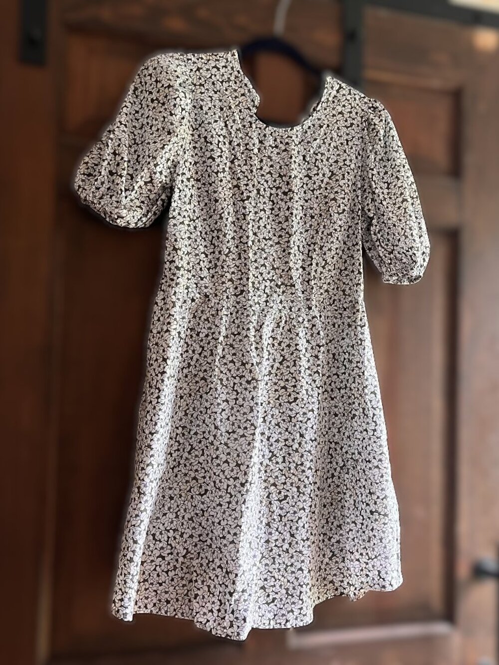 Banana Republic XS White Poppy Floral Dress – Cotton, Lined, Puff Sleeves